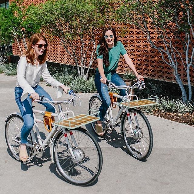 Our friends at @southcongresshotel in Austin are turning two. To celebrate we've teamed up with them to give away a vacation package for two including a 1-night stay at their sweet hotel and complimentary Faraday bike rentals. Just look at how much fun these two are having on them! 😀
Head on over to @southcongresshotel and click on their latest post for how to enter. #austin #southcongress #raffle #SCHyear2